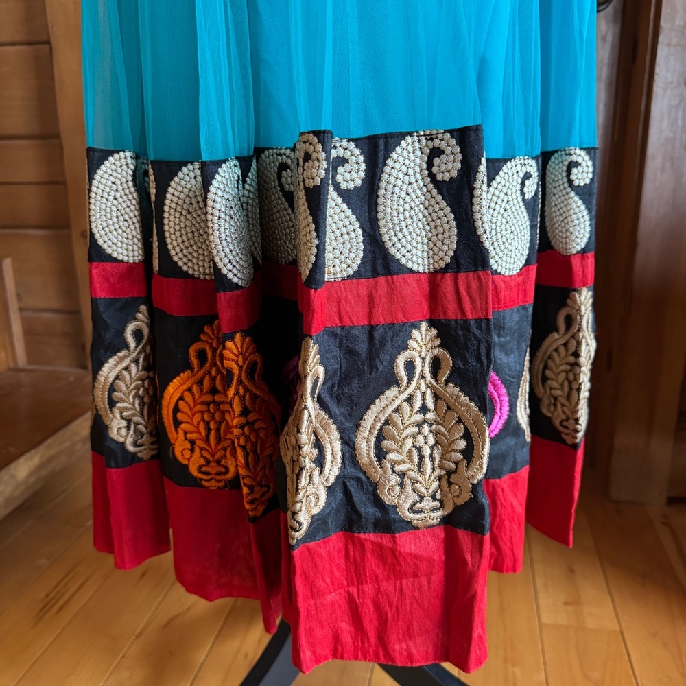Turquoise Anarkali Pullover Dress with Red & Multicolor Embroidered Hem (Sm~Med) - Picture 15 of 17